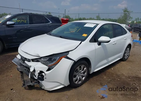 2020 Toyota Corolla Le z USA, uszkodzony, nr VIN JTDEPRAE1LJ035192